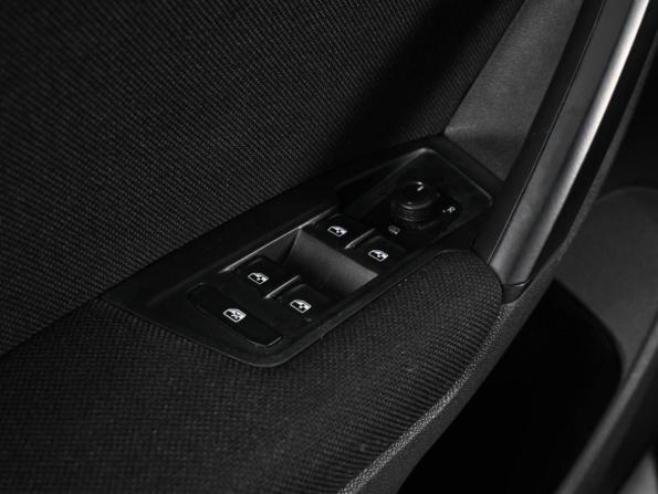 Volkswagen Tiguan II с пробегом 2018 года, цена 2 439 000 рублей, 118995 км, внедорожник, Автокод Объявления