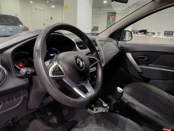 Renault Logan II Рестайлинг с пробегом 2022 года, цена 990 000 рублей, 75922 км, седан, Автокод Объявления
