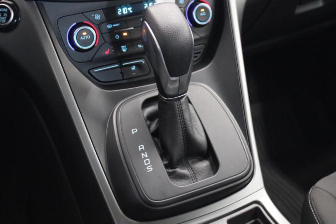 Ford Kuga II Рестайлинг с пробегом 2017 года, цена 1 598 000 рублей, 123000 км, внедорожник, Автокод Объявления