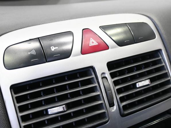 Peugeot 307 I с пробегом 2003 года, цена 279 900 рублей, 198750 км, хэтчбек, Автокод Объявления