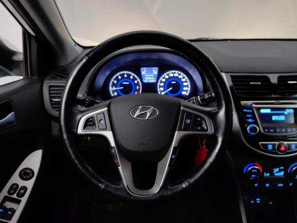 Hyundai Solaris I Рестайлинг с пробегом 2016 года, цена 999 000 рублей, 64000 км, хэтчбек, Автокод Объявления