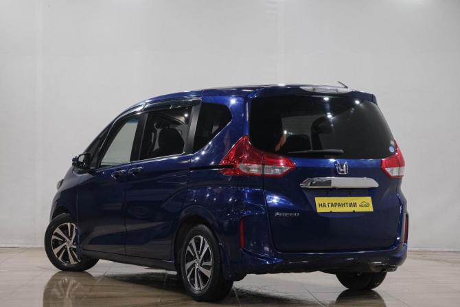 Honda Freed II Рестайлинг с пробегом 2017 года, цена 1 469 000 рублей, 135000 км, компактвэн, Автокод Объявления