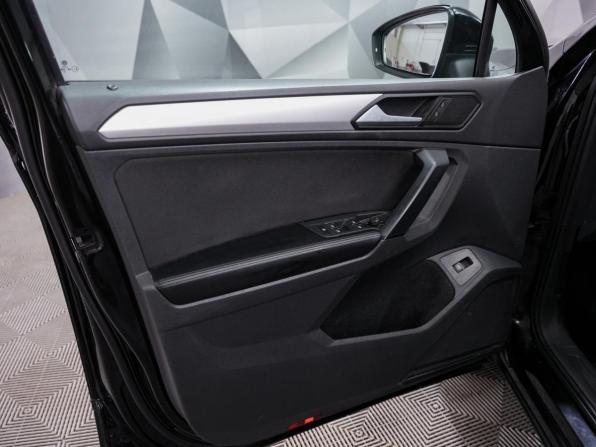 Volkswagen Tiguan II с пробегом 2020 года, цена 2 788 000 рублей, 83242 км, внедорожник, Автокод Объявления