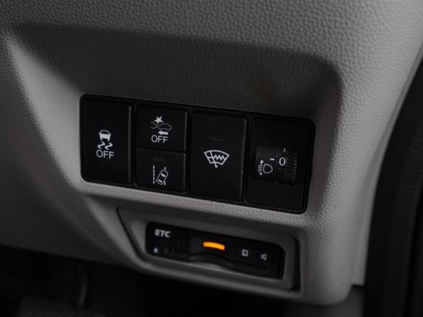 Honda Stepwgn V с пробегом 2017 года, цена 1 824 000 рублей, 242487 км, минивэн, Автокод Объявления