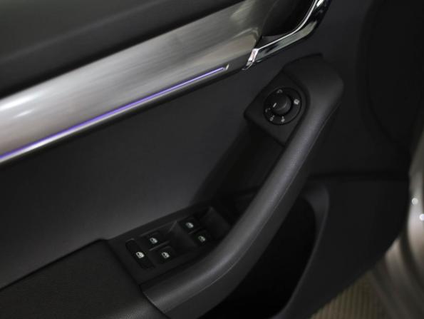 Skoda Octavia III (A7) Рестайлинг с пробегом 2018 года, цена 1 719 000 рублей, 135056 км, лифтбек, Автокод Объявления