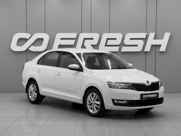 Skoda Rapid I Рестайлинг с пробегом 2017 года, цена 1 330 000 рублей, 184887 км, лифтбек, Автокод Объявления