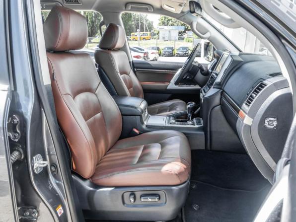 Toyota Land Cruiser 200 Series Рестайлинг 2 с пробегом 2016 года, цена 5 775 000 рублей, 161609 км, внедорожник, Автокод Объявления