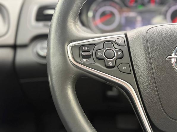 Opel Insignia I Рестайлинг с пробегом 2014 года, цена 1 395 000 рублей, 64000 км, седан, Автокод Объявления