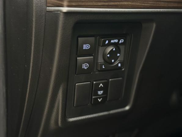 Toyota Land Cruiser Prado 150 Series Рестайлинг 3 с пробегом 2022 года, цена 6 990 000 рублей, 58752 км, внедорожник, Автокод Объявления