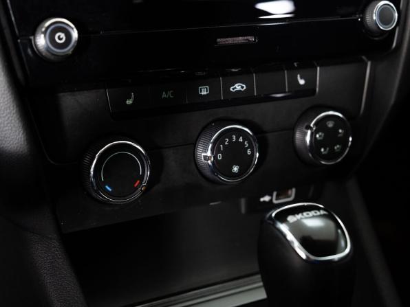 Skoda Octavia III (A7) Рестайлинг с пробегом 2019 года, цена 1 748 000 рублей, 119128 км, лифтбек, Автокод Объявления