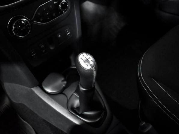 Renault Sandero II с пробегом 2015 года, цена 927 800 рублей, 34442 км, хэтчбек, Автокод Объявления
