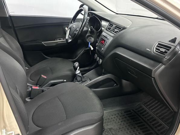 Kia Rio III Рестайлинг с пробегом 2015 года, цена 1 050 000 рублей, 124795 км, седан, Автокод Объявления