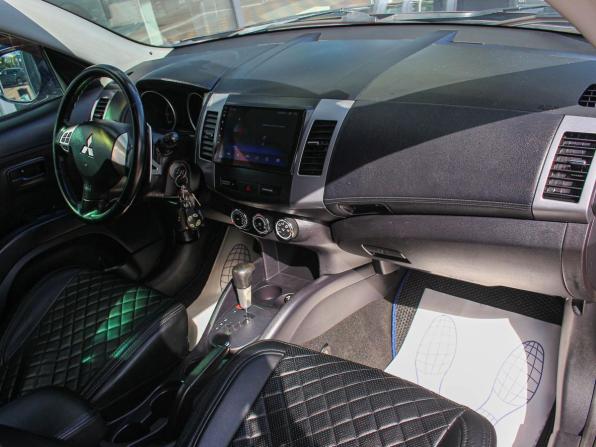 Mitsubishi Outlander II Рестайлинг с пробегом 2010 года, цена 850 000 рублей, 273000 км, внедорожник, Автокод Объявления