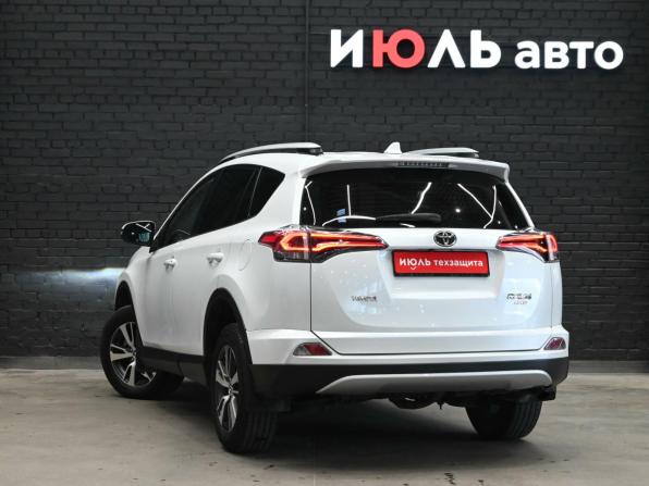 Toyota RAV4 IV (XA40) Рестайлинг с пробегом 2018 года, цена 2 900 000 рублей, 137731 км, внедорожник, Автокод Объявления