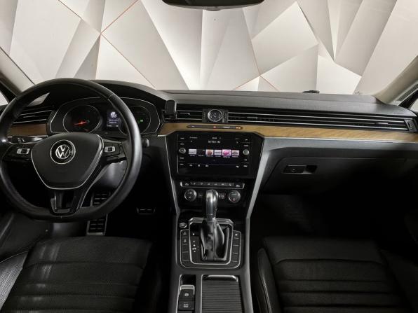 Volkswagen Passat B8 с пробегом 2018 года, цена 2 375 000 рублей, 175453 км, универсал, Автокод Объявления