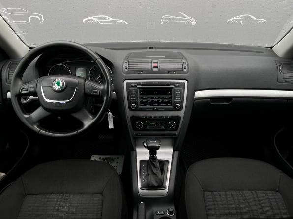 Skoda Octavia II (A5) Рестайлинг с пробегом 2012 года, цена 811 800 рублей, 205785 км, лифтбек, Автокод Объявления