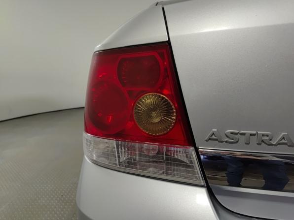 Opel Astra H Рестайлинг с пробегом 2012 года, цена 700 000 рублей, 212393 км, седан, Автокод Объявления