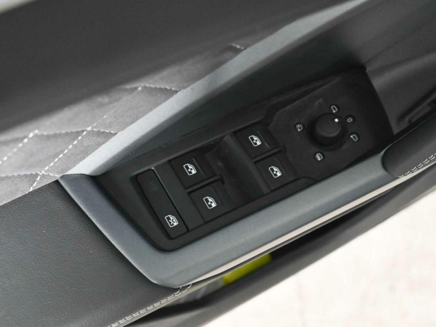 Audi Q3 II (F3) Екатеринбург  - изображение 18