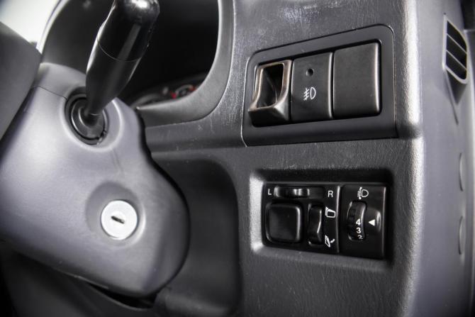 Suzuki Jimny III Рестайлинг 2 с пробегом 2013 года, цена 1 199 000 рублей, 187000 км, внедорожник, Автокод Объявления