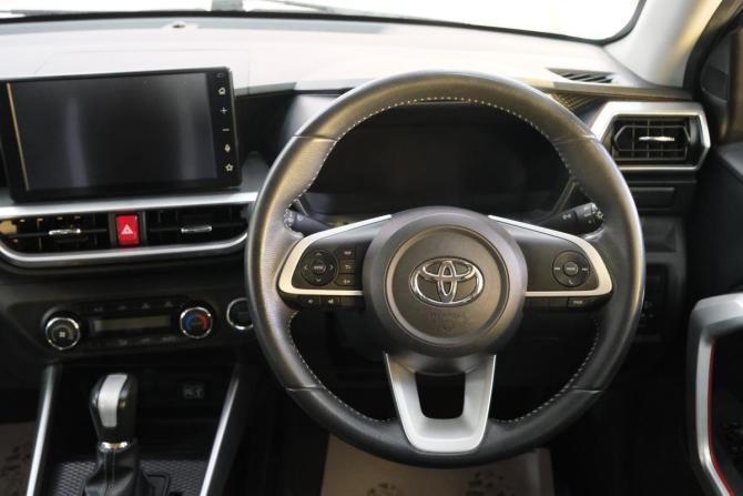 Toyota Raize I с пробегом 2019 года, цена 1 559 000 рублей, 90030 км, внедорожник, Автокод Объявления