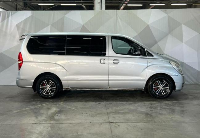 Hyundai Grand Starex I с пробегом 2009 года, цена 1 050 000 рублей, 181675 км, минивэн, Автокод Объявления