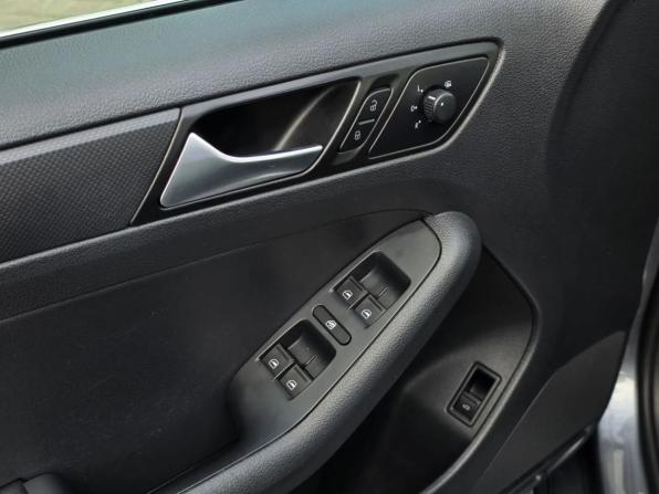 Volkswagen Jetta VI с пробегом 2014 года, цена 990 000 рублей, 146659 км, седан, Автокод Объявления