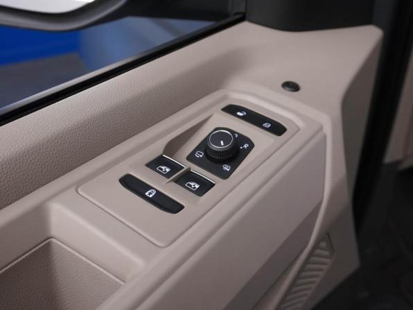 Volkswagen Multivan T7 с пробегом 2022 года, цена 7 498 444 рубля, 9422 км, минивэн, Автокод Объявления