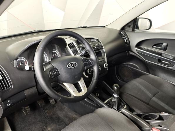 Kia Ceed I Рестайлинг с пробегом 2012 года, цена 397 000 рублей, 404241 км, хэтчбек, Автокод Объявления