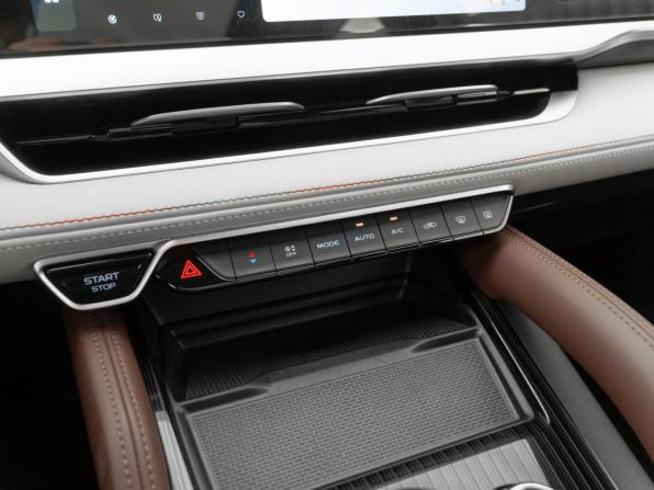 Geely Monjaro I с пробегом 2023 года, цена 3 320 000 рублей, 30230 км, внедорожник, Автокод Объявления