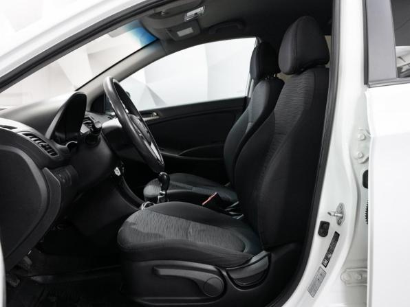 Hyundai Solaris I Рестайлинг с пробегом 2016 года, цена 696 000 рублей, 198898 км, седан, Автокод Объявления