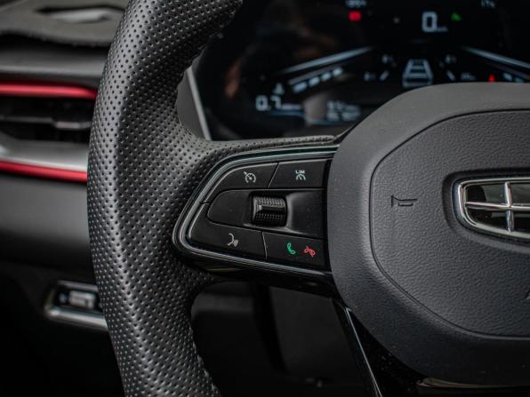 Geely Coolray I Рестайлинг с пробегом 2024 года, цена 2 330 000 рублей, 8678 км, внедорожник, Автокод Объявления