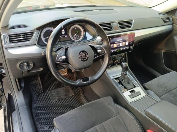 Skoda Superb III Рестайлинг с пробегом 2021 года, цена 2 419 000 рублей, 139031 км, лифтбек, Автокод Объявления