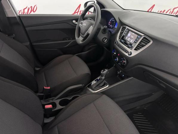 Hyundai Solaris II Рестайлинг с пробегом 2022 года, цена 1 369 000 рублей, 128093 км, седан, Автокод Объявления