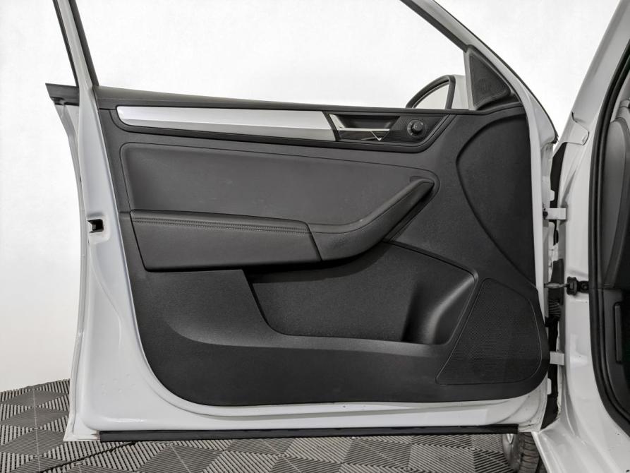 Skoda Rapid I Рестайлинг Москва  - изображение 19