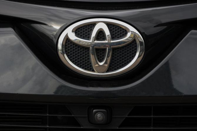 Toyota RAV4 IV (XA40) Рестайлинг с пробегом 2015 года, цена 2 499 000 рублей, 117481 км, внедорожник, Автокод Объявления