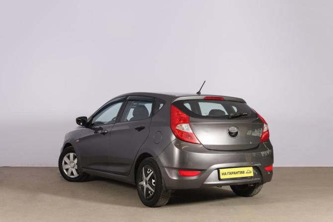 Hyundai Solaris I с пробегом 2012 года, цена 899 000 рублей, 175000 км, хэтчбек, Автокод Объявления