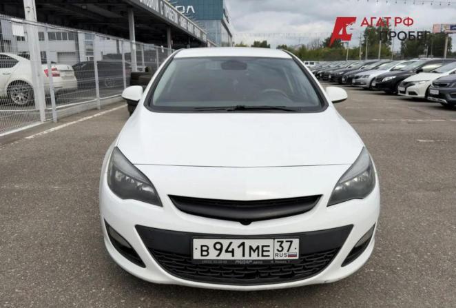 Opel Astra J Рестайлинг с пробегом 2013 года, цена 616 000 рублей, 215942 км, хэтчбек, Автокод Объявления