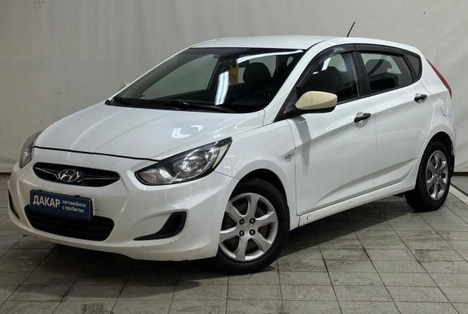 Hyundai Solaris I с пробегом 2013 года, цена 650 000 рублей, 135000 км, хэтчбек, Автокод Объявления