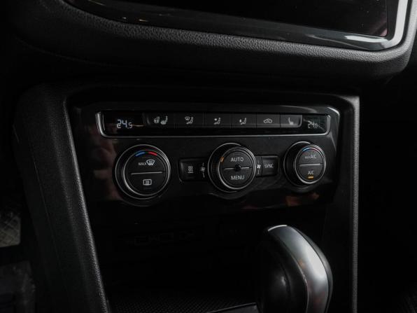 Volkswagen Tiguan II с пробегом 2019 года, цена 2 369 000 рублей, 114815 км, внедорожник, Автокод Объявления