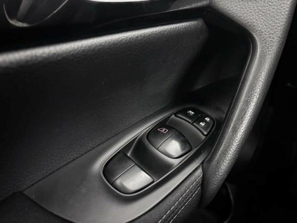 Nissan Qashqai II с пробегом 2018 года, цена 1 829 000 рублей, 98653 км, внедорожник, Автокод Объявления