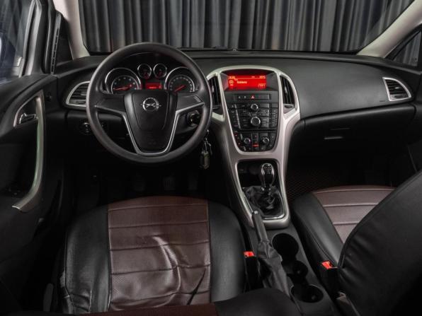 Opel Astra J Рестайлинг с пробегом 2013 года, цена 799 000 рублей, 156400 км, седан, Автокод Объявления