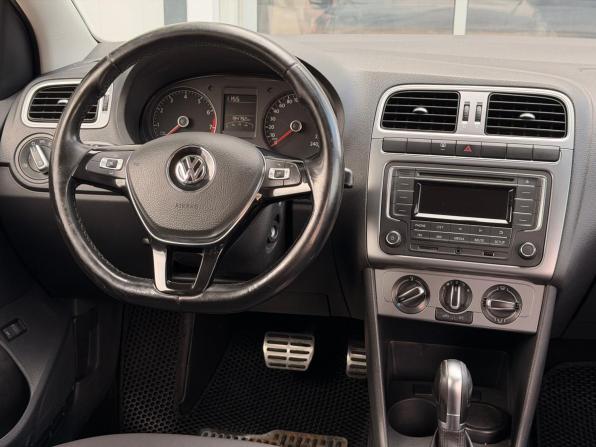Volkswagen Polo V Рестайлинг с пробегом 2017 года, цена 899 000 рублей, 194792 км, седан, Автокод Объявления