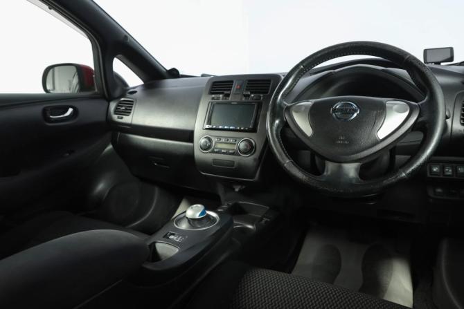 Nissan Leaf I (ZE0/AZE0) с пробегом 2014 года, цена 549 000 рублей, 175000 км, хэтчбек, Автокод Объявления