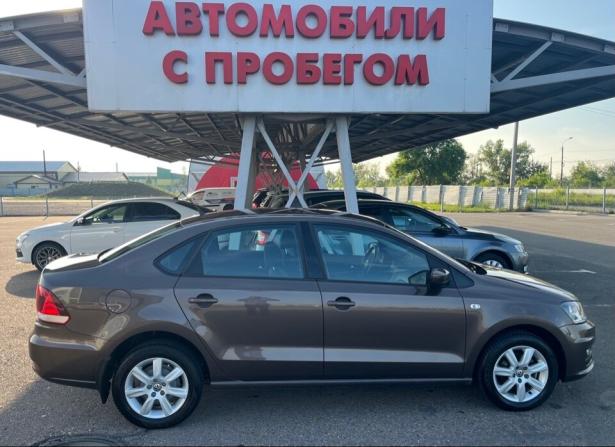 Volkswagen Polo V Рестайлинг с пробегом 2016 года, цена 1 089 000 рублей, 50500 км, седан, Автокод Объявления