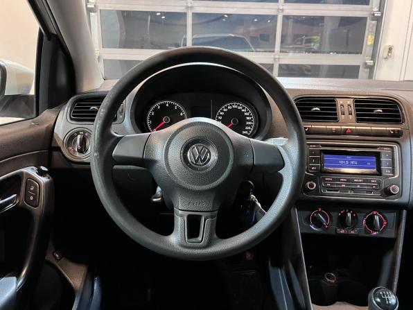 Volkswagen Polo V с пробегом 2014 года, цена 700 000 рублей, 232182 км, седан, Автокод Объявления