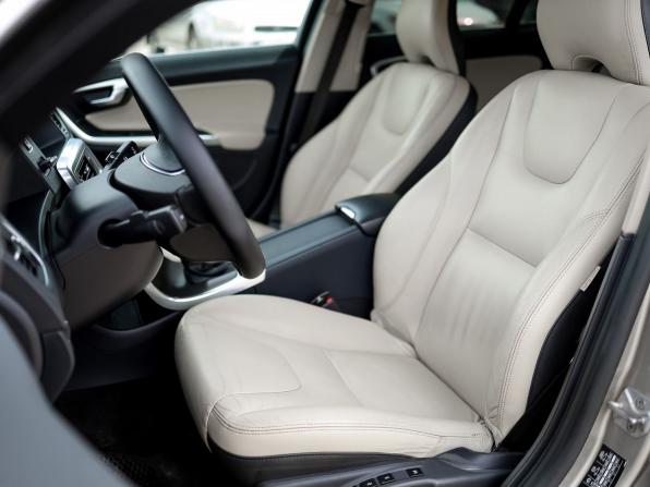 Volvo S60 II Рестайлинг с пробегом 2015 года, цена 1 559 000 рублей, 173380 км, седан, Автокод Объявления