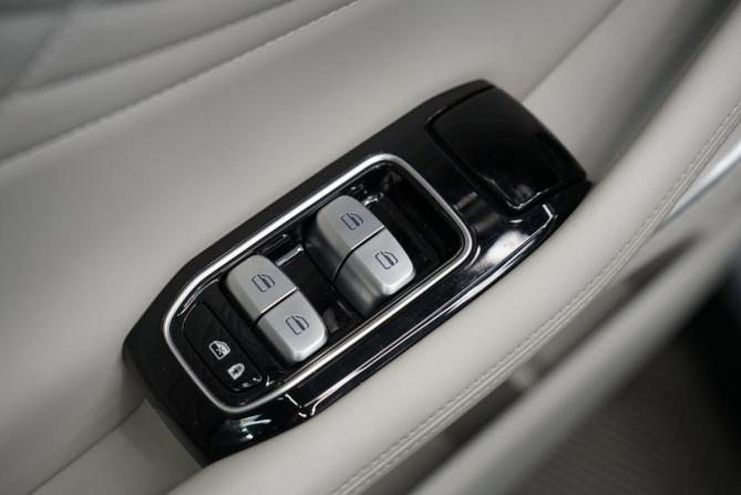 Exeed RX с пробегом 2023 года, цена 3 290 000 рублей, 64000 км, внедорожник, Автокод Объявления