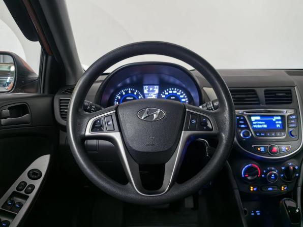 Hyundai Solaris I Рестайлинг с пробегом 2015 года, цена 780 000 рублей, 222361 км, седан, Автокод Объявления