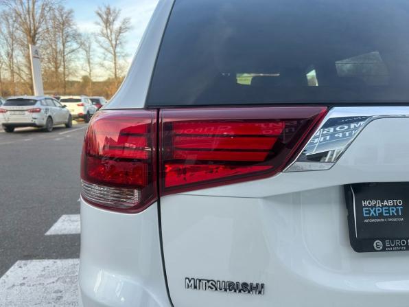 Mitsubishi Outlander III Рестайлинг 2 с пробегом 2015 года, цена 1 815 000 рублей, 118240 км, внедорожник, Автокод Объявления