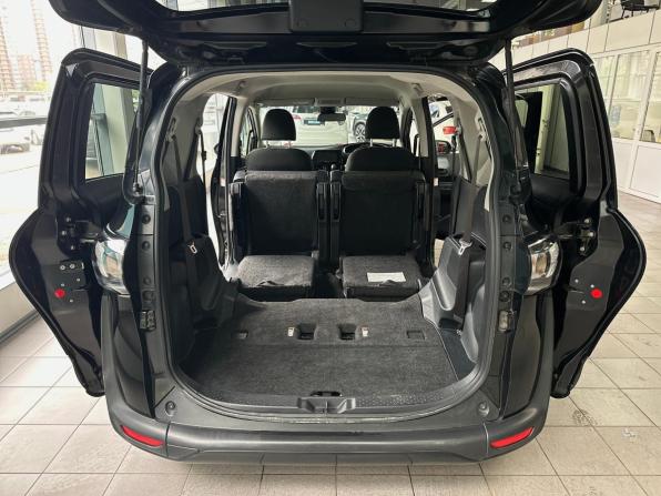 Toyota Sienta II Рестайлинг с пробегом 2019 года, цена 1 450 000 рублей, 87832 км, минивэн, Автокод Объявления